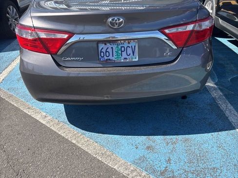 Used 2015 Toyota Camry LE FWD image 3
