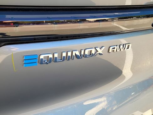 New 2026 Chevrolet Equinox EV LT image 16