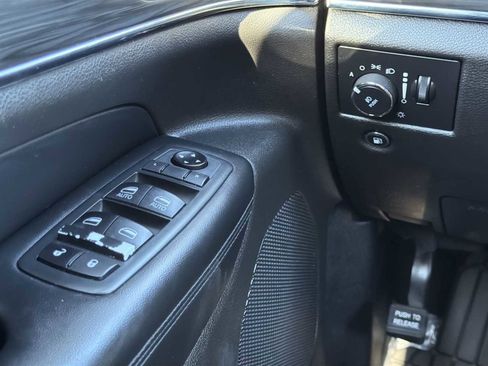 Used 2020 Jeep Grand Cherokee Limited w/ Luxury Group II image 20