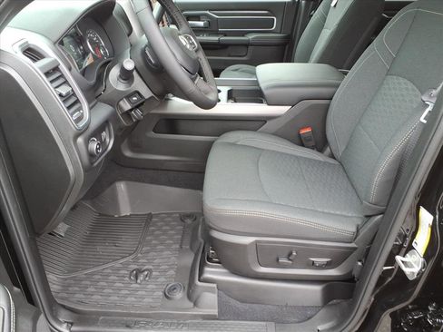 New 2026 RAM 2500 Big Horn AWD/4WD image 13