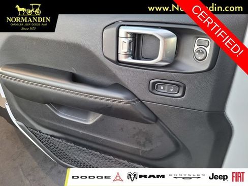Certified 2024 Jeep Wrangler Unlimited Sahara AWD/4WD image 15