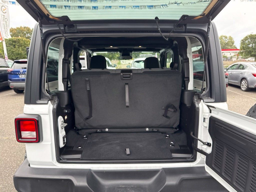 Used 2024 Jeep Wrangler Sport AWD/4WD image 19