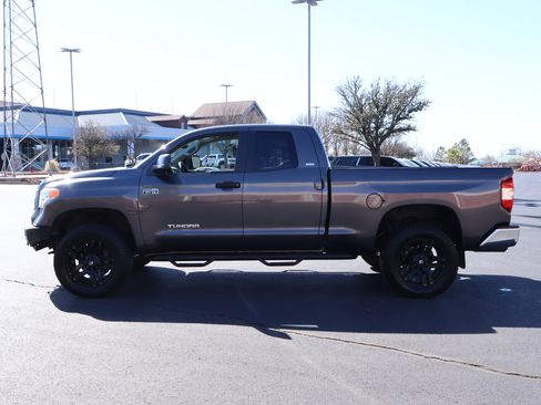 Used 2016 Toyota Tundra SR5 w/ SR5 Upgrade Package image 33