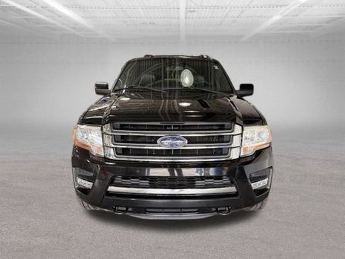Used 2017 Ford Expedition Limited w/ Equipment Group 301A AWD/4WD image 2