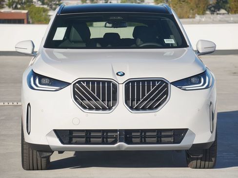 Used 2026 BMW X3 xDrive30i w/ Premium Package AWD/4WD image 2
