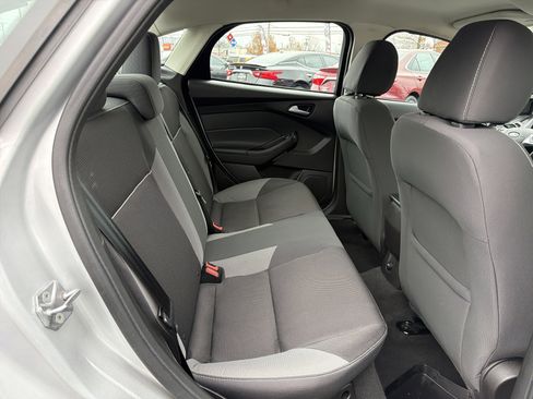 Used 2014 Ford Focus SE w/ SE Winter Package image 25