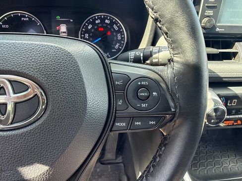 Used 2020 Toyota RAV4 XLE w/ Convenience Package AWD/4WD image 12