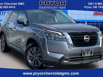 Used 2024 Nissan Pathfinder SV