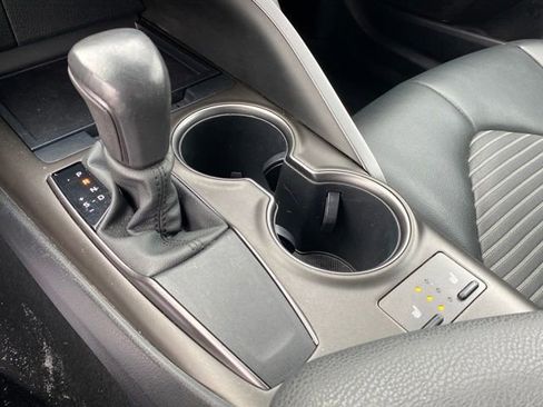 Used 2023 Toyota Camry SE image 12