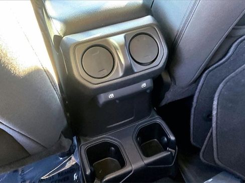 Used 2021 Jeep Gladiator Willys image 35