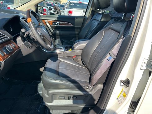 Used 2013 Lincoln MKX AWD image 7
