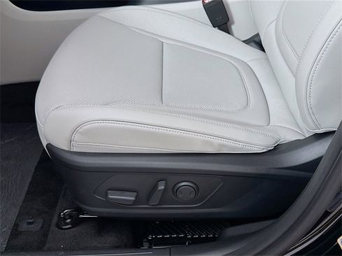 New 2025 Hyundai Tucson Limited image 35