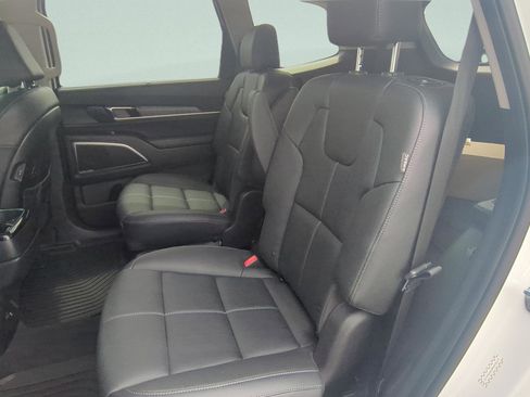 Certified 2024 Kia Telluride SX image 9