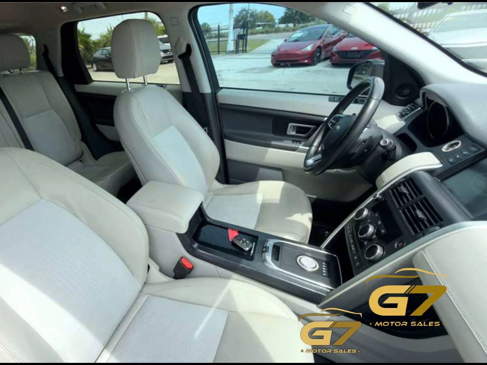 Used 2019 Land Rover Discovery Sport SE AWD/4WD image 15
