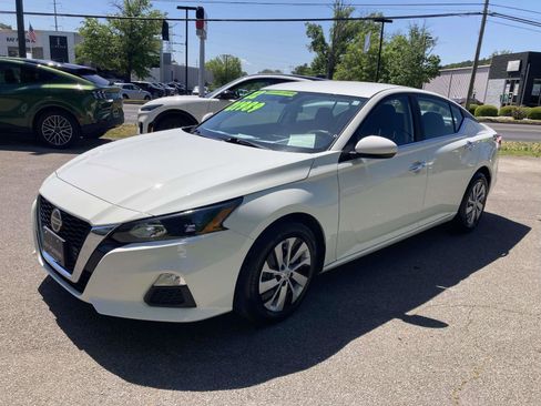 Used 2022 Nissan Altima 2.5 S FWD image 9