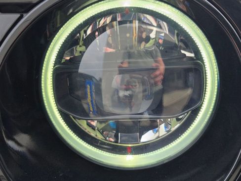 Used 2024 Jeep Wrangler Unlimited image 8