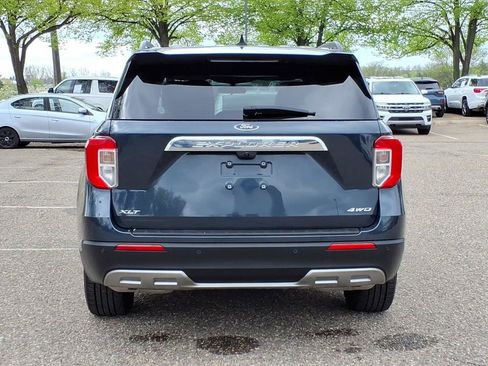 Used 2023 Ford Explorer XLT w/ Equipment Group 202A AWD/4WD image 4