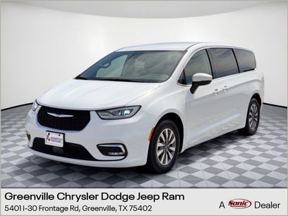 Used 2023 Chrysler Pacifica Touring-L