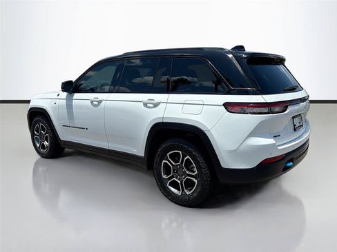 Used 2022 Jeep Grand Cherokee Trailhawk w/ Advanced Protech Group II AWD/4WD image 5