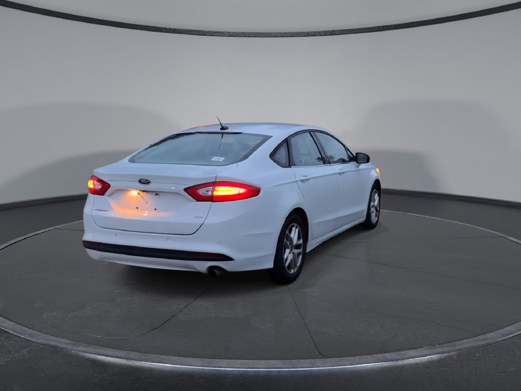 Used 2013 Ford Fusion SE FWD image 8