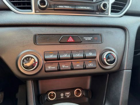 Used 2018 Kia Sportage LX image 20