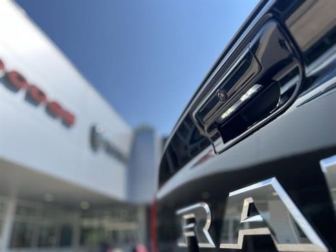 New 2025 RAM 1500 Laramie AWD/4WD image 12
