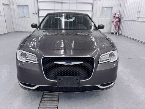 Used 2015 Chrysler 300 Limited RWD image 12