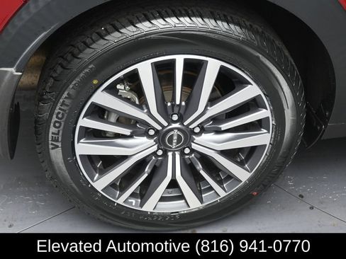 Used 2023 Nissan Kicks SV image 5