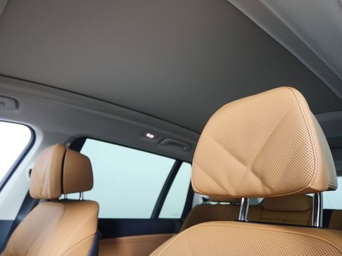 Used 2026 BMW X7 xDrive40i w/ Premium Package image 11