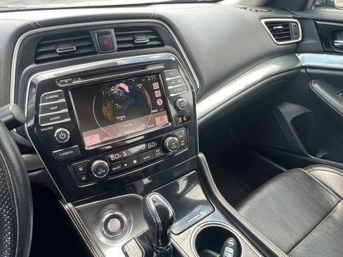 Used 2021 Nissan Maxima 3.5 SV w/ Floor Mat Group FWD image 21