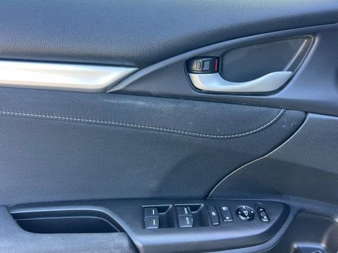 Used 2018 Honda Civic EX-T image 12