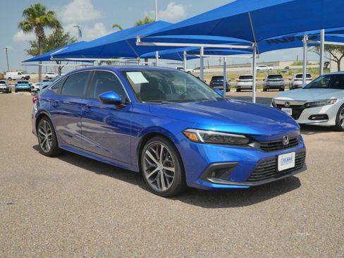 Used 2023 Honda Civic Touring image 3