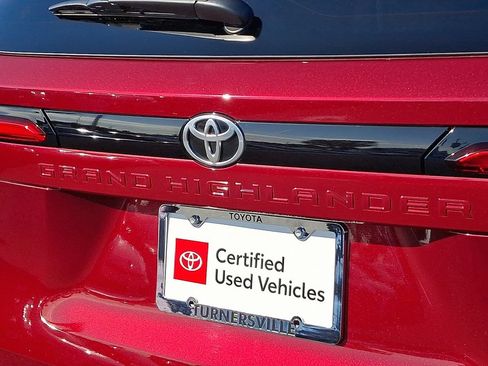 Certified 2024 Toyota Grand Highlander AWD image 31
