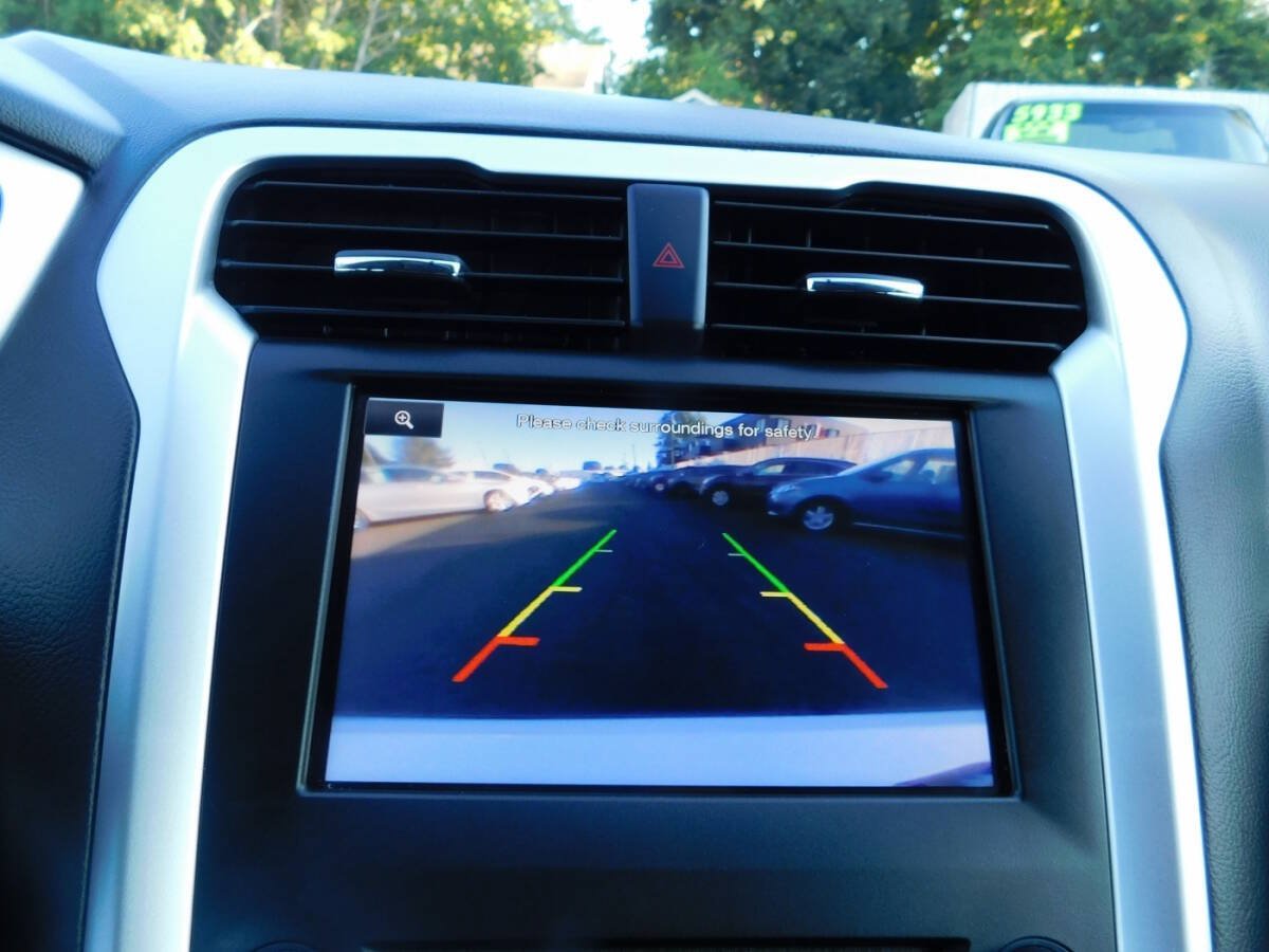 Used 2013 Ford Fusion SE FWD image 12