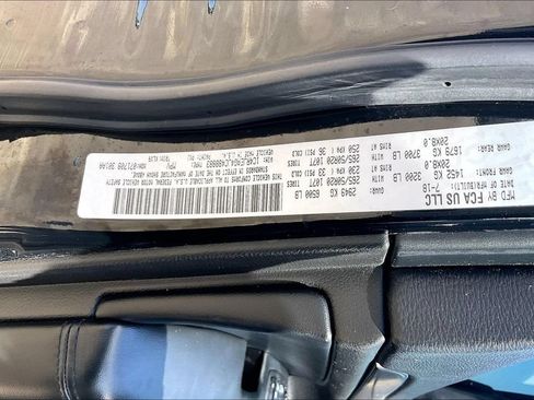 Used 2018 Jeep Grand Cherokee Altitude RWD image 16