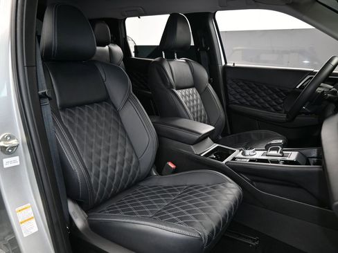 Used 2023 Mitsubishi Outlander SEL image 53