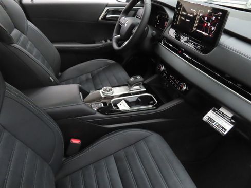 New 2026 Mitsubishi Outlander SE FWD image 24