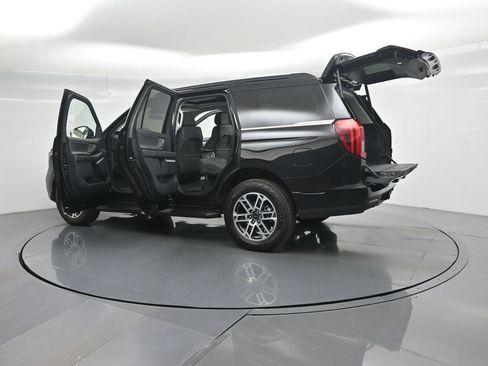 New 2025 Ford Expedition Active image 41