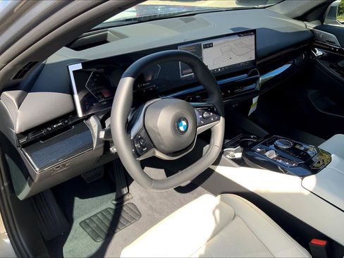 New 2026 BMW 530i image 9