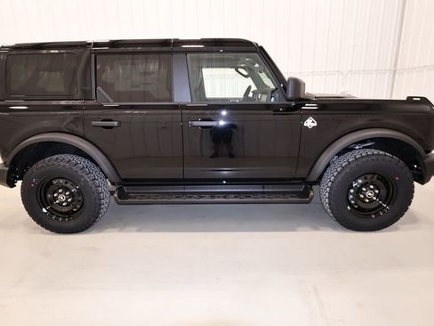 New 2026 Ford Bronco Outer Banks image 2