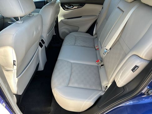 Used 2022 Nissan Rogue Sport SV w/ Technology Package FWD image 18