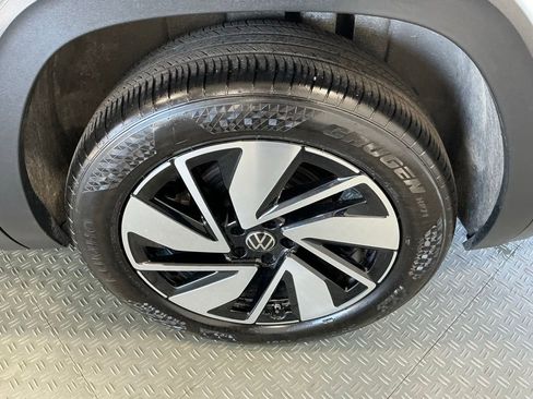Used 2025 Volkswagen Atlas SE FWD image 65