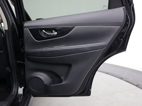 Used 2020 Nissan Rogue SL FWD image 40