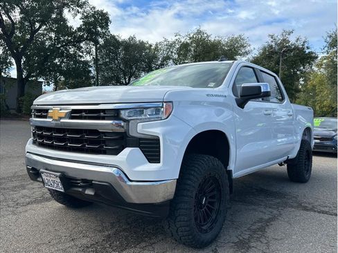 Used 2023 Chevrolet Silverado 1500 LT image 3