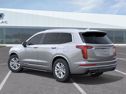 New 2025 Cadillac XT6 Luxury image 3