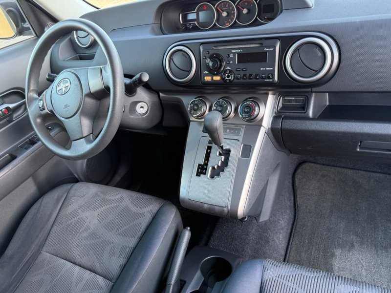 Used 2013 Scion xB FWD image 23