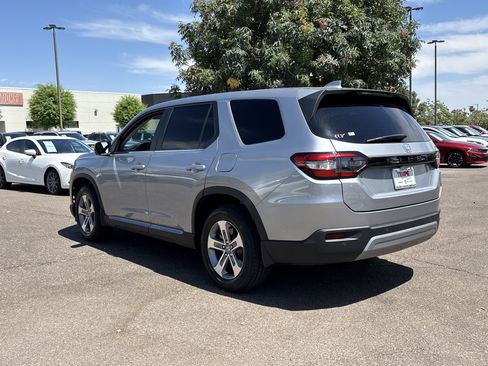 Used 2024 Honda Pilot EX-L image 4