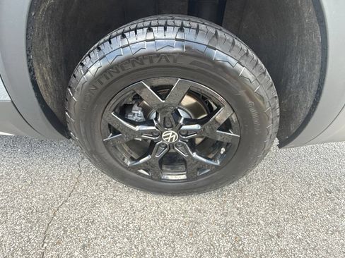Used 2025 Volkswagen Atlas Peak Edition SE AWD/4WD image 10