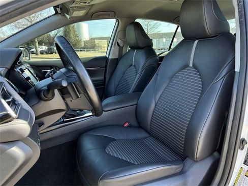 Used 2020 Toyota Camry SE image 24