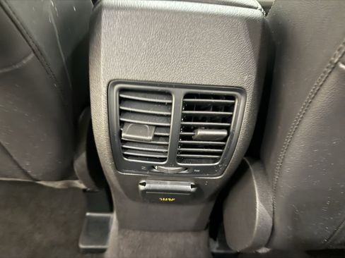 Used 2018 Ford Escape Titanium AWD/4WD image 27